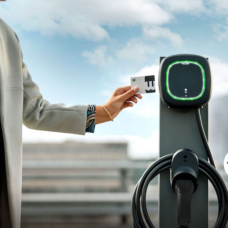 Borne De Recharge Véhicules Electriques Wallbox Pulsar Pro 22 kW Noir